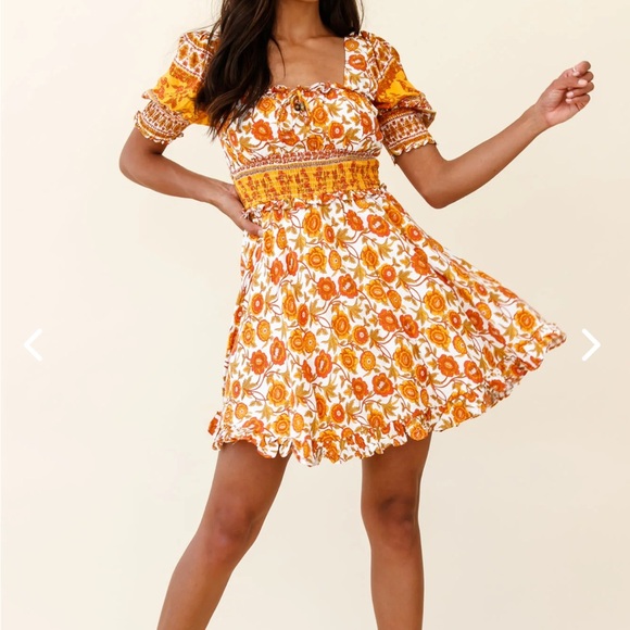 Saints + Secrets - SUMMER IN PARIS PUFF SLEEVE OPEN BACK DRESS FLORAL PRINT - Picture 3 of 9